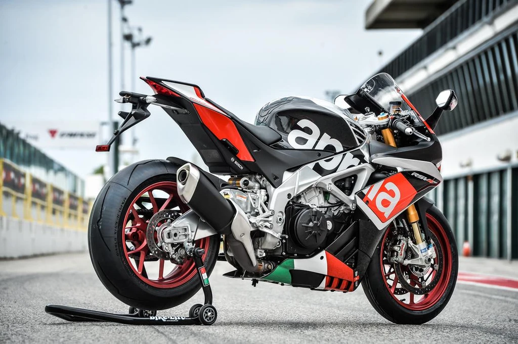 Aprilia RSV-4RR (2015)
