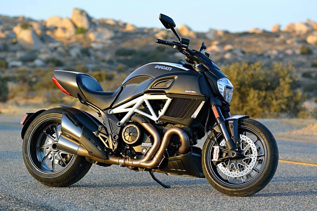 Ducati Diavel Carbon (2015)