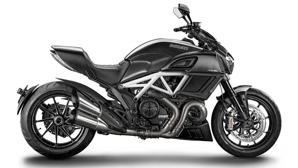 Ducati Diavel Carbon (2015)