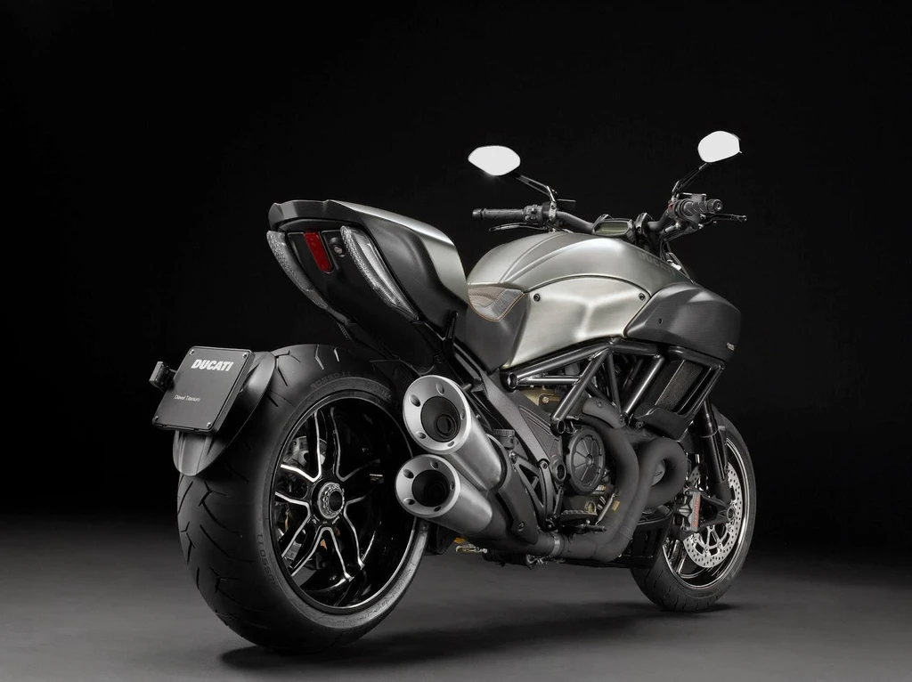 Ducati Diavel Titanium (2015)