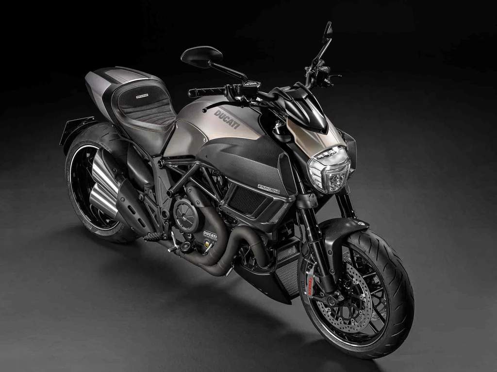 Ducati Diavel Titanium (2015)