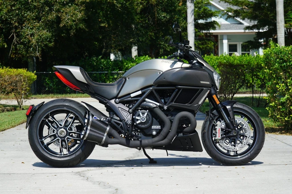 Ducati Diavel Titanium (2015)