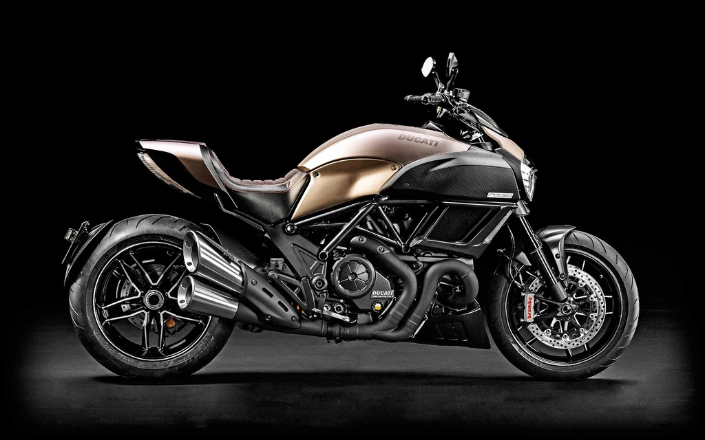 Ducati Diavel Titanium (2015)