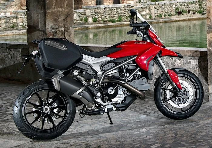 Ducati Hyperstrada 820 (2015)