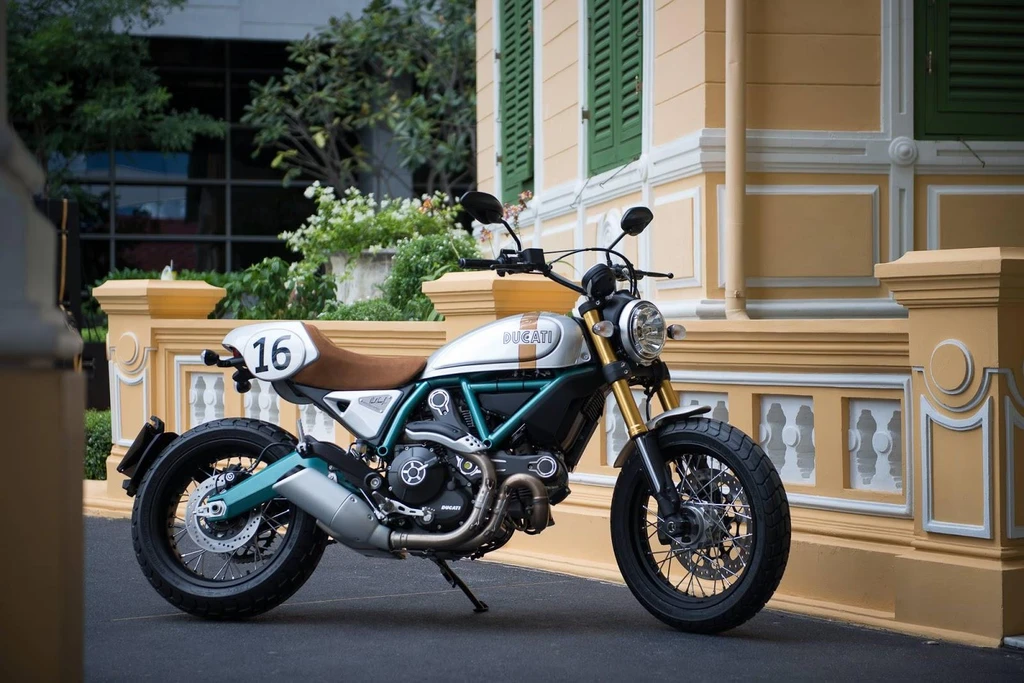 Ducati ScramblerPaul Smart Replica Special Edition (2015)