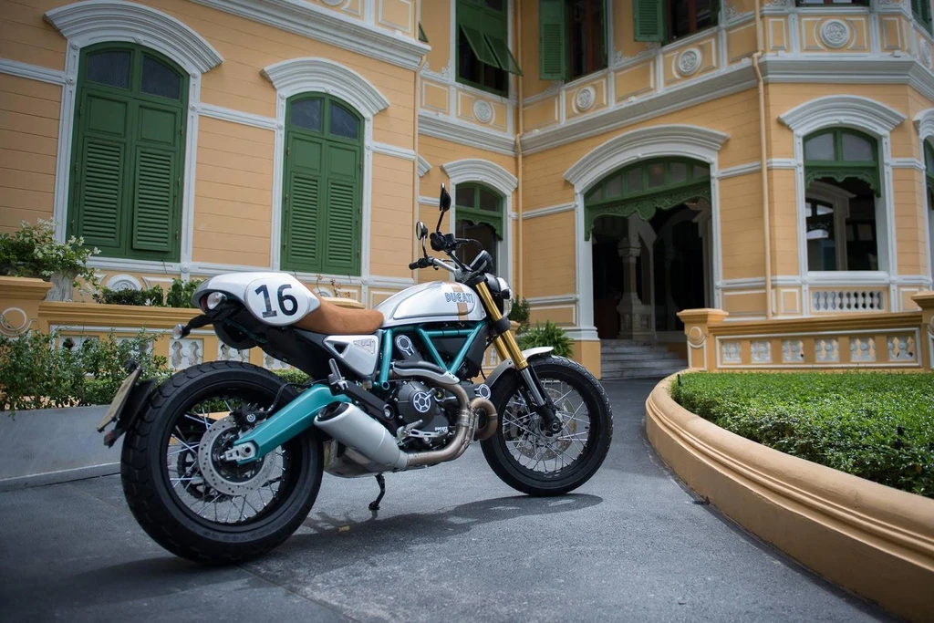 Ducati ScramblerPaul Smart Replica Special Edition (2015)