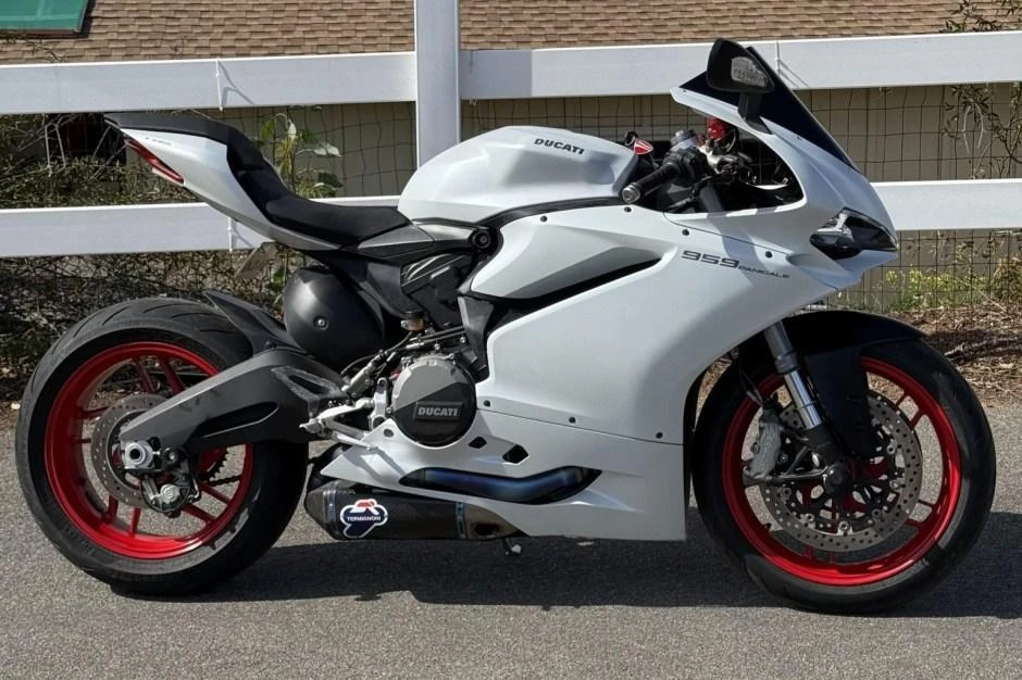 Ducati 959 Panigale (2016)