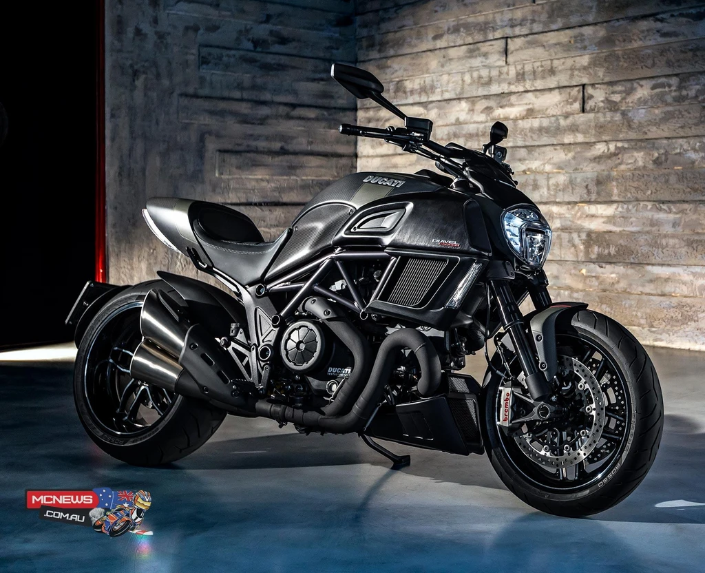 Ducati Diavel Carbon (2016)