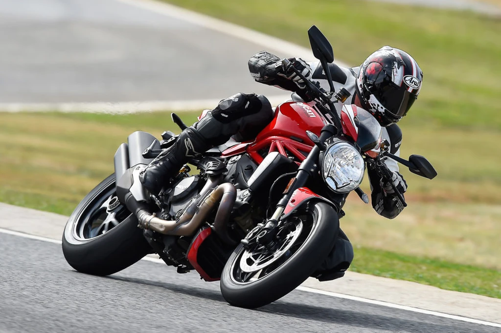 Ducati Monster 1200R (2016)