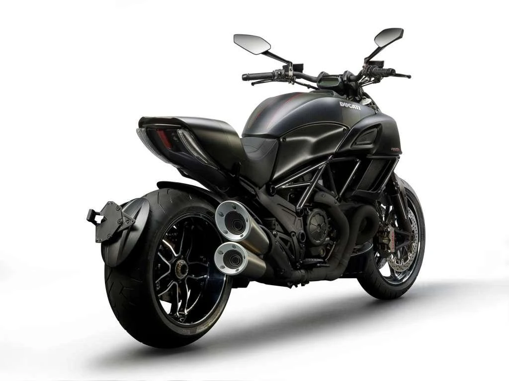 Ducati Diavel Carbon (2017 - 2018)