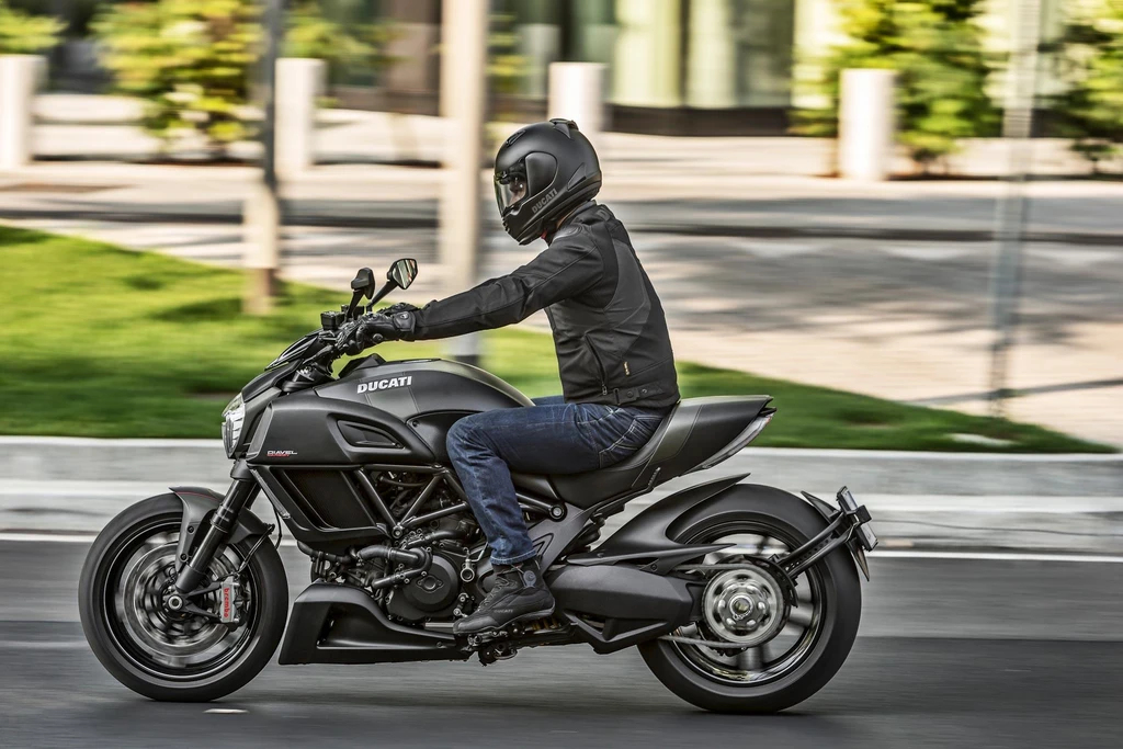 Ducati Diavel Carbon (2017 - 2018)