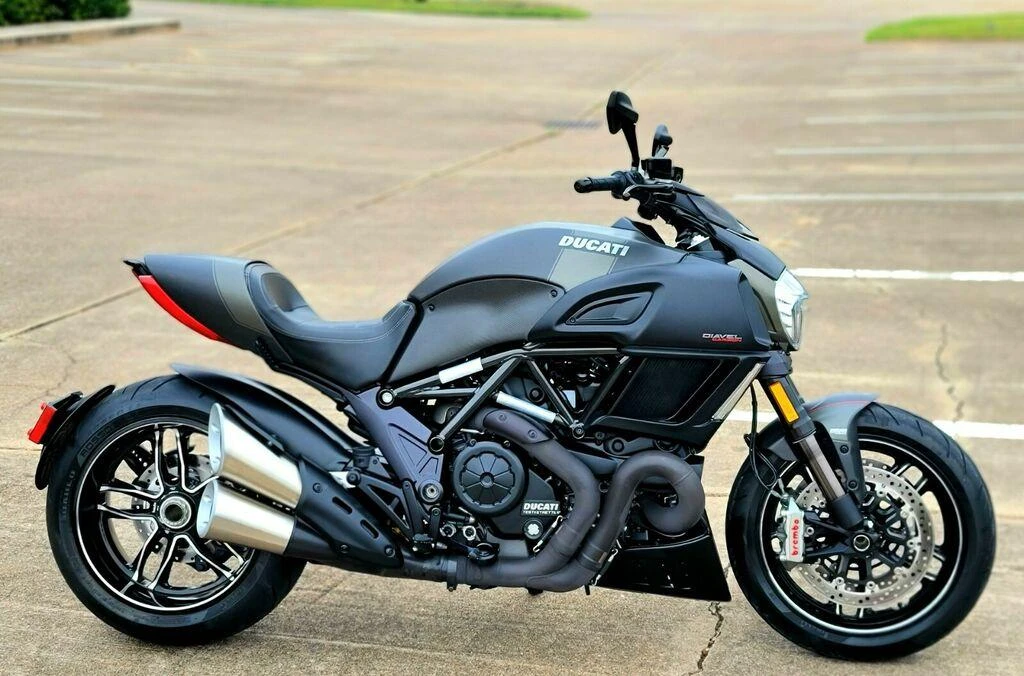 Ducati Diavel Carbon (2017 - 2018)