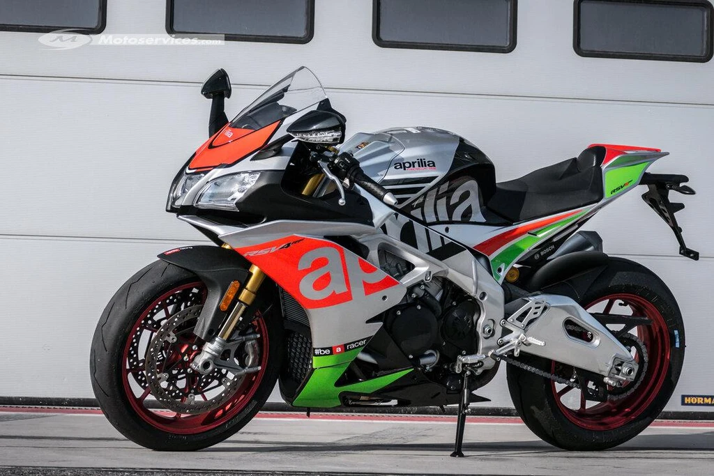 Aprilia RSV-4RF (2017)