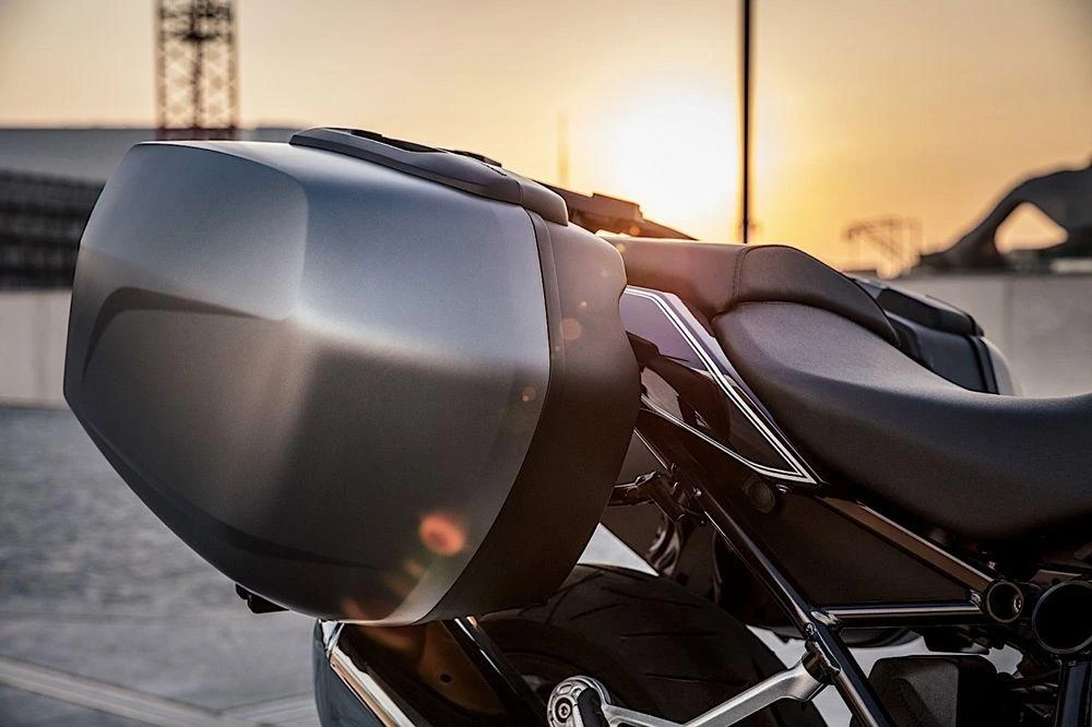 BMW R 1200R LC Black Edition (Italy only) (2017)