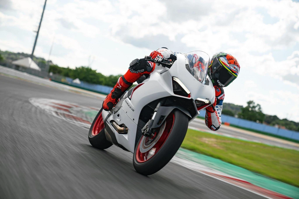 Ducati Panigale V2 White Rosso (2020)