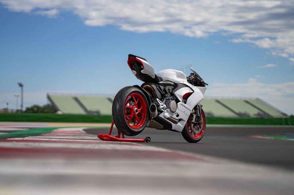 Ducati Panigale V2 White Rosso (2020)