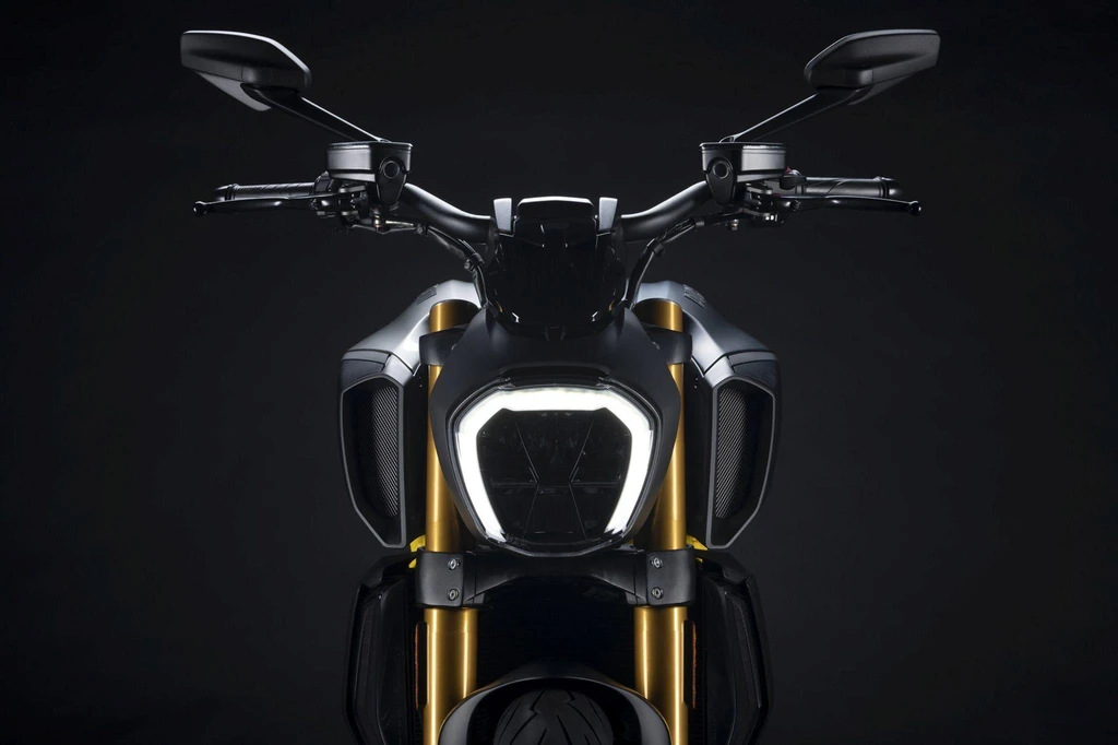 Ducati Diavel 1260 S Black and Steel (2021)