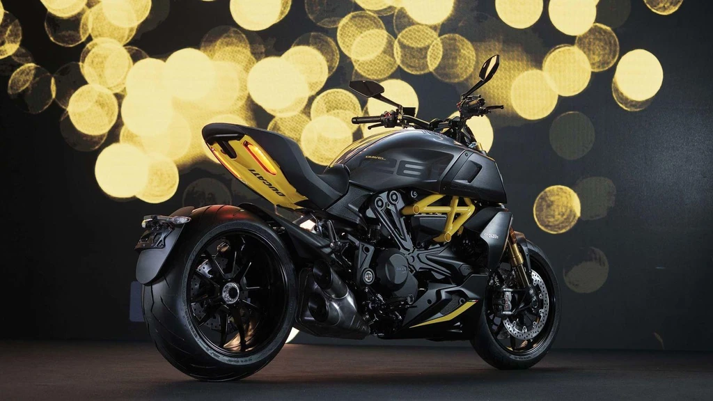 Ducati Diavel 1260 S Black and Steel (2021)