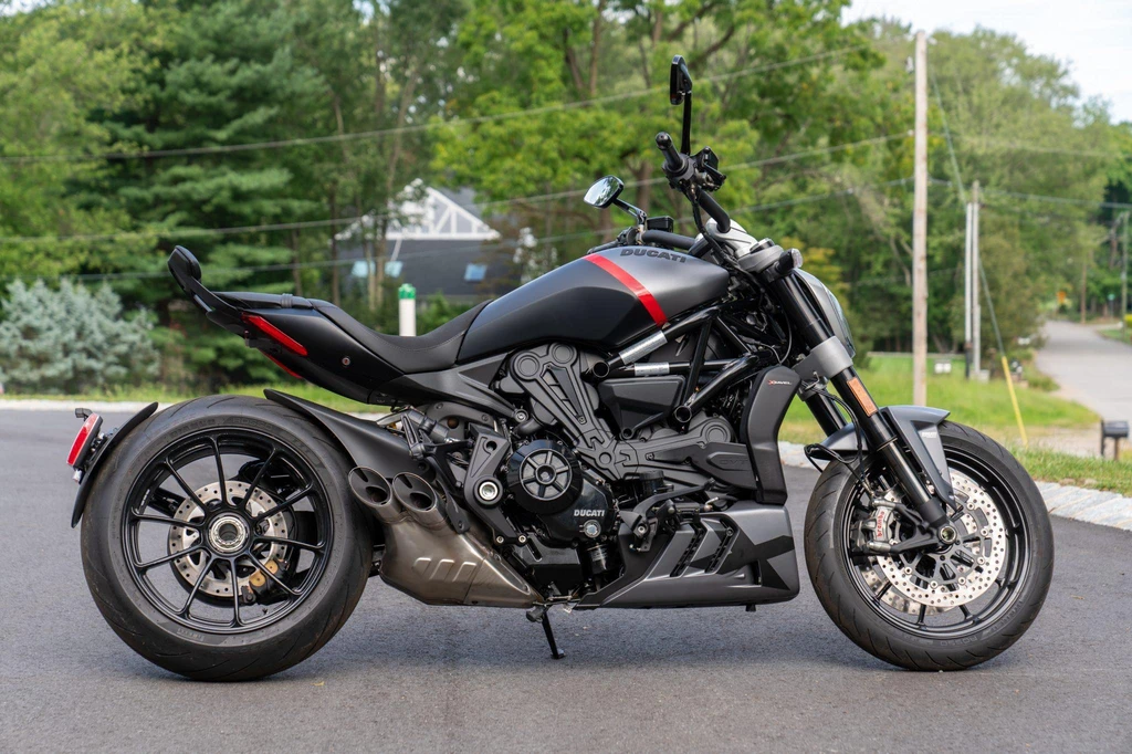Ducati XDiavel Black Star (2021)