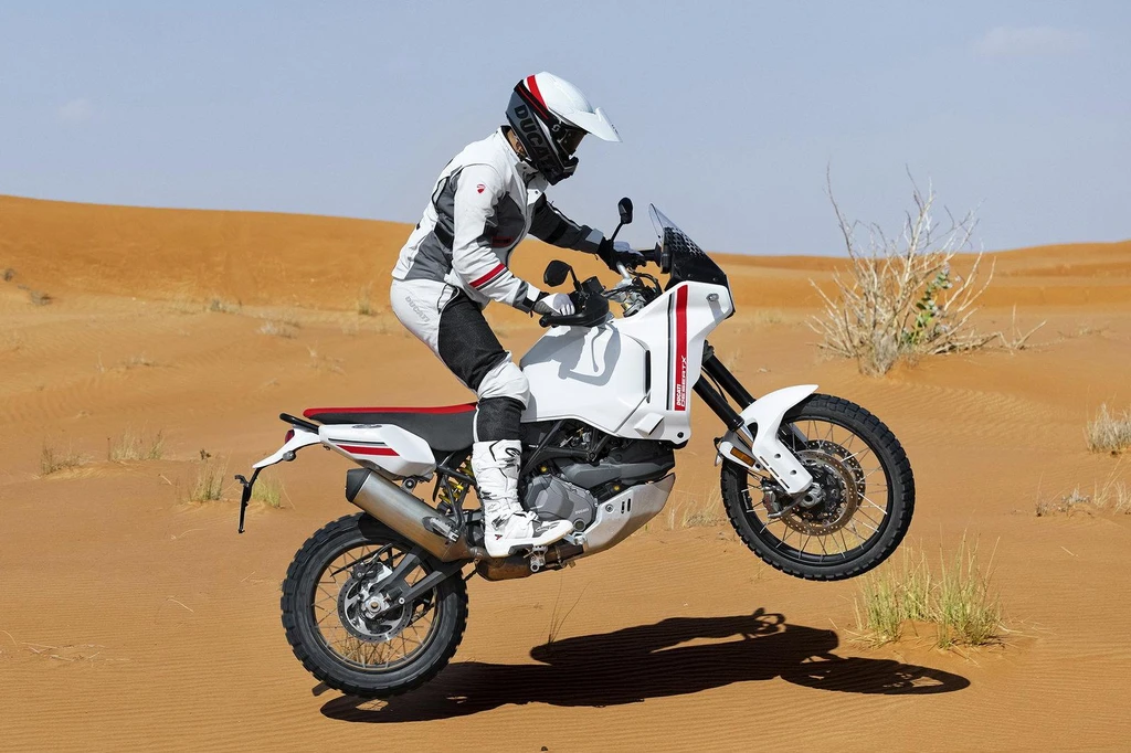 Ducati DesertX (2022)