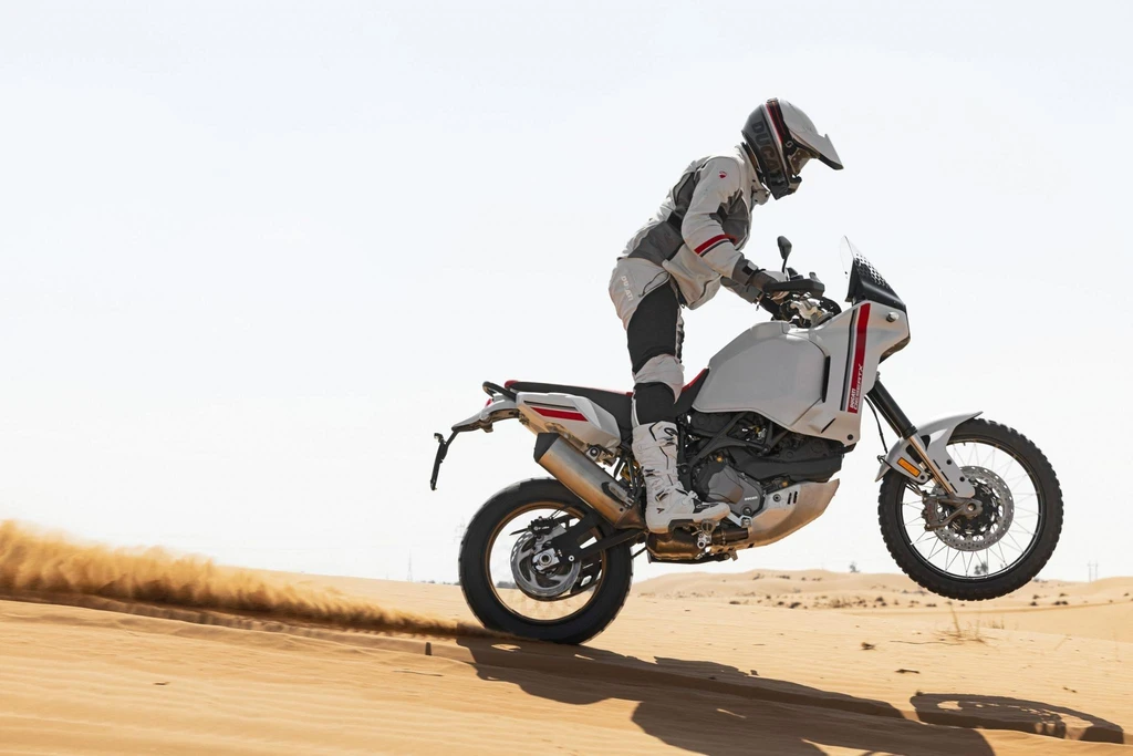 Ducati DesertX (2022)