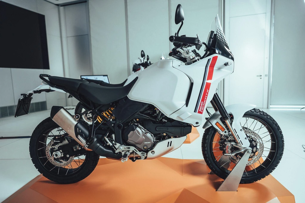 Ducati DesertX (2022)