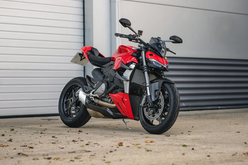 Ducati Streetfighter V2 (2022)