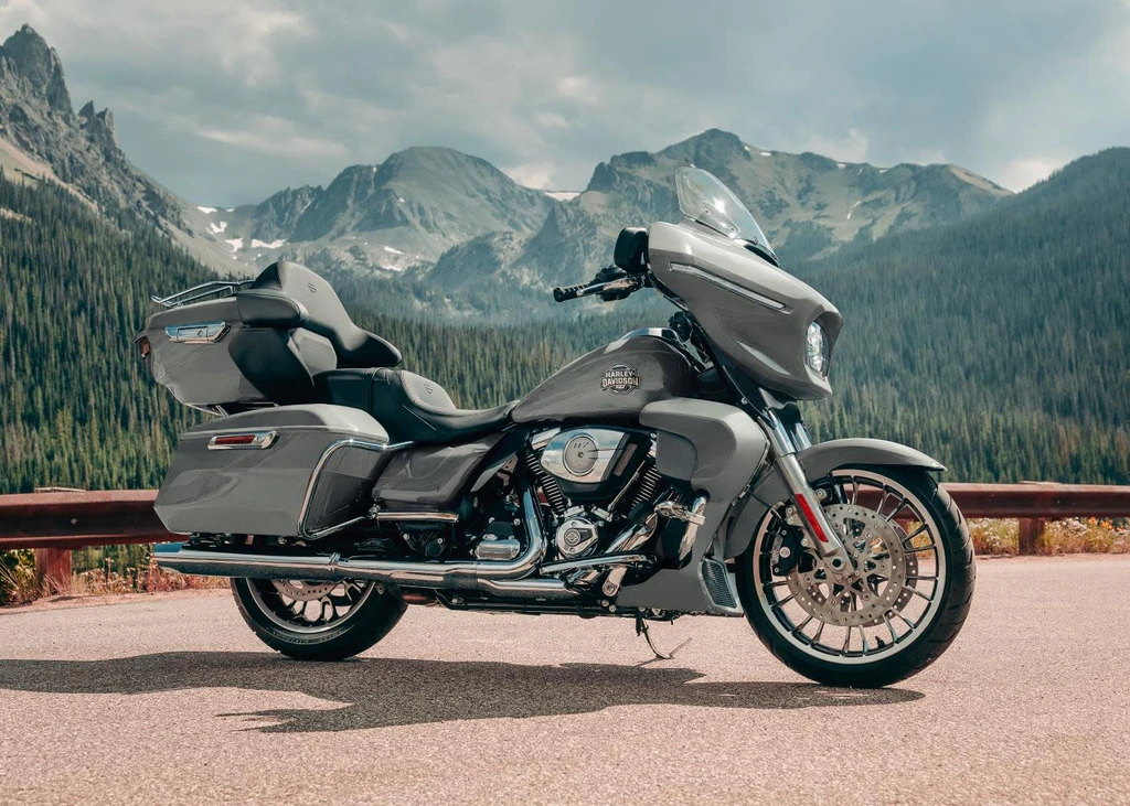 2026-harley-davidson-street-glide-limited-1-throttlecraze.com