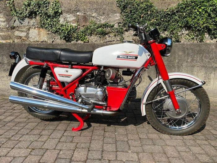 Moto Guzzi Nouvo Falcone 500 CF (1971 -)