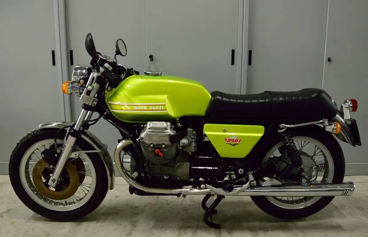 Moto Guzzi V7 750 Sport Verde Legnano (1971 -)