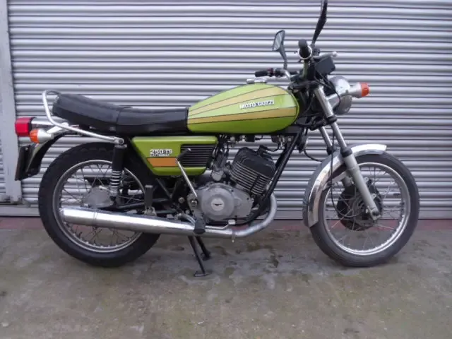 Moto Guzzi 250TS (1976)