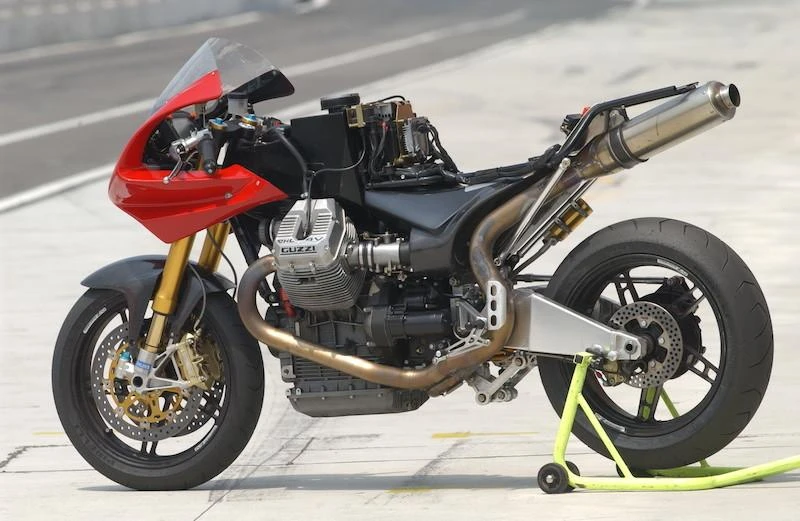 Moto Guzzi MGS-01 Corsa (2004 - 2005)