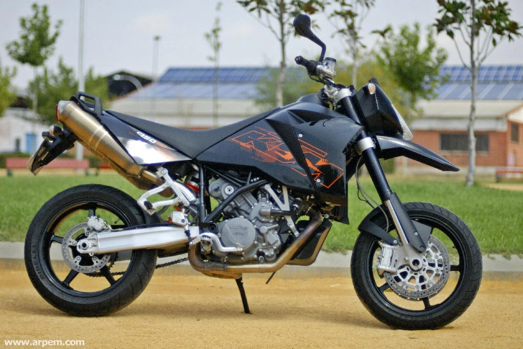 KTM 950 Supermoto (2006 - 2007)