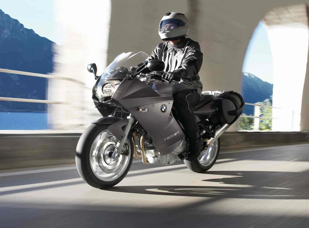 BMW F 800ST (2010)
