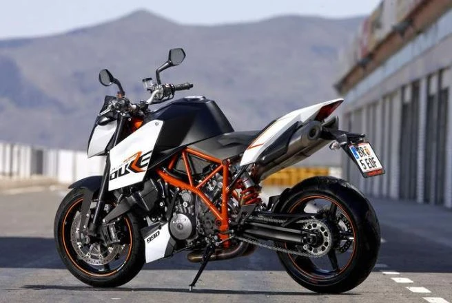 KTM 990 Super Duke R (2010)