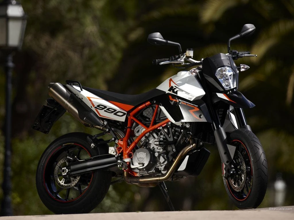 KTM 990 Supermoto (2010)