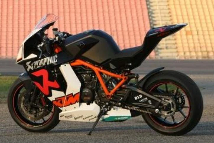 KTM RC8R 1190 Akrapovic Replica IDM (2010)