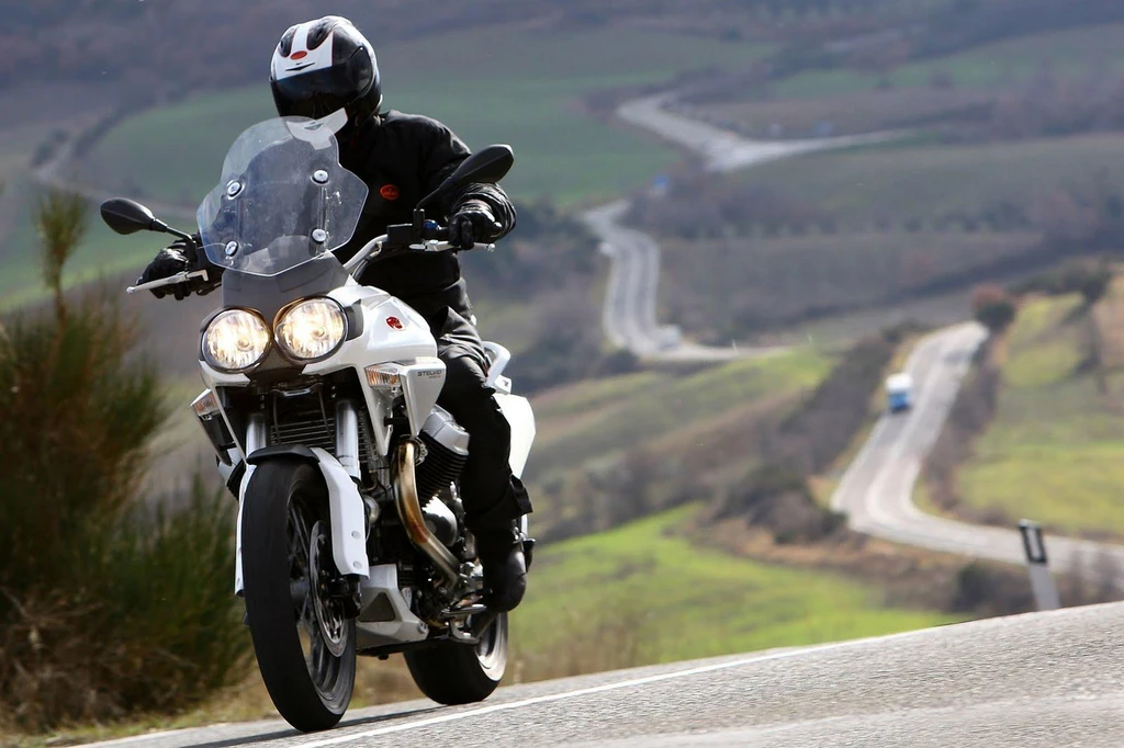 Moto Guzzi Stelvio 1200 (2010)