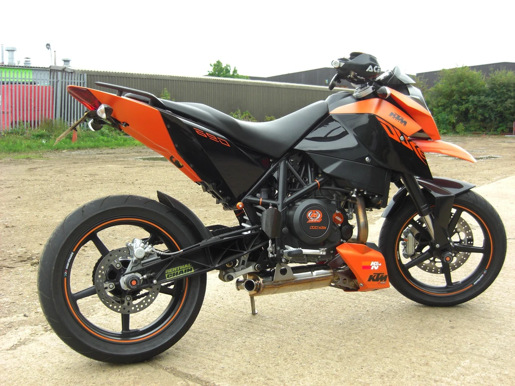KTM 690 Duke (2011)