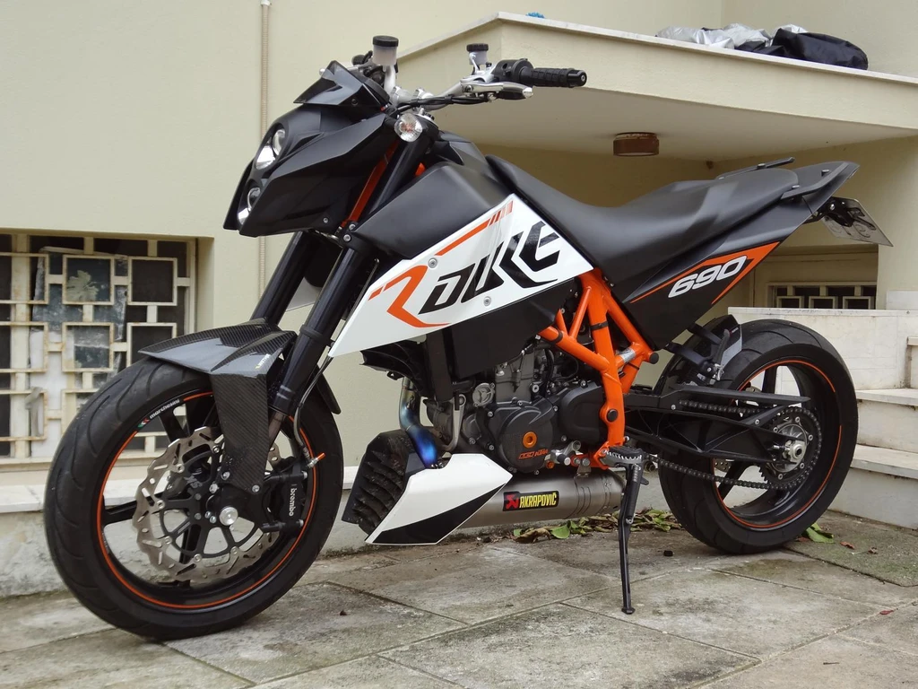 KTM 690 Duke R (2011)
