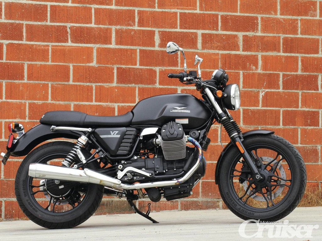 Moto Guzzi V7 Stone (2013)