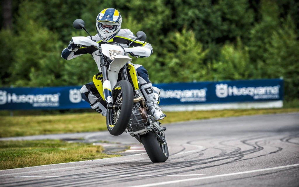 Husqvarna 701 Supermoto (2015 - 2016)