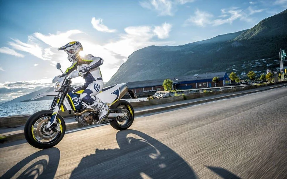 Husqvarna 701 Supermoto (2015 - 2016)