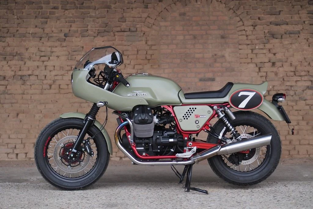 Moto Guzzi V7 Caf Racer Kit (2015)