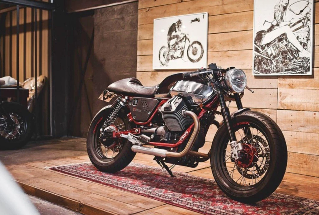Moto Guzzi V7 Caf Racer Kit (2015)