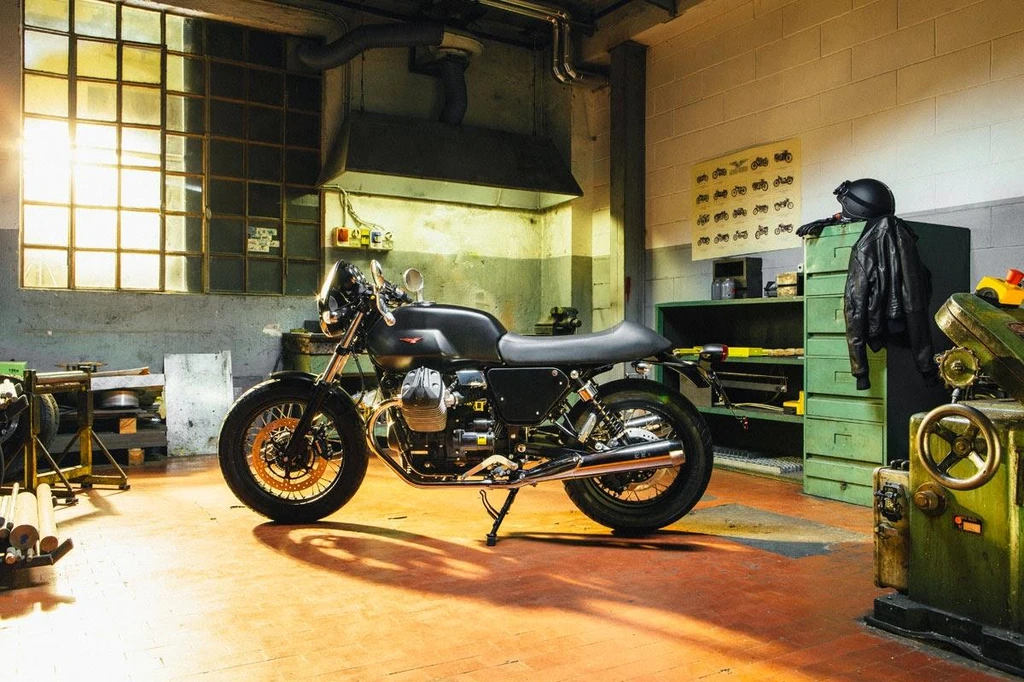 Moto Guzzi V7 II Dark Rider Kit (2015)