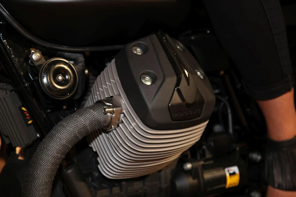 Moto Guzzi V7 II Dark Rider Kit (2015)