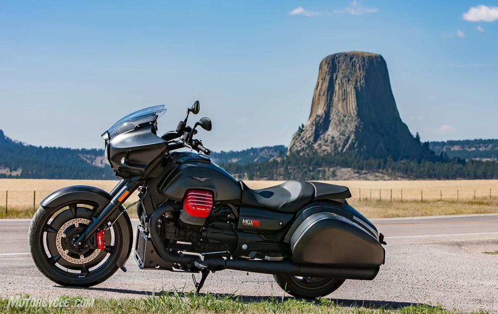 Moto Guzzi MGX-21 Flying Fortress (2016 - 2017)