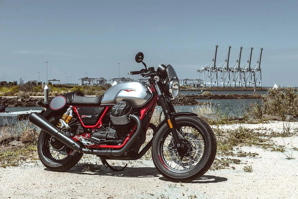 Moto Guzzi V7 III Racer (2017 - 2018)
