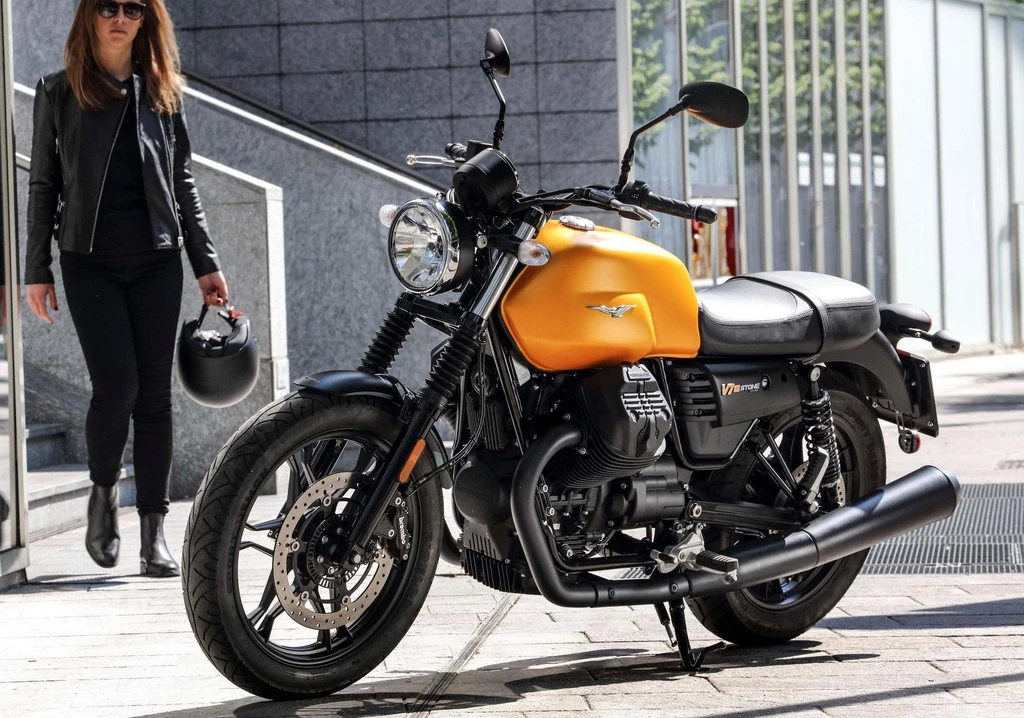 Moto Guzzi V7 III Stone (2017 - 2018)